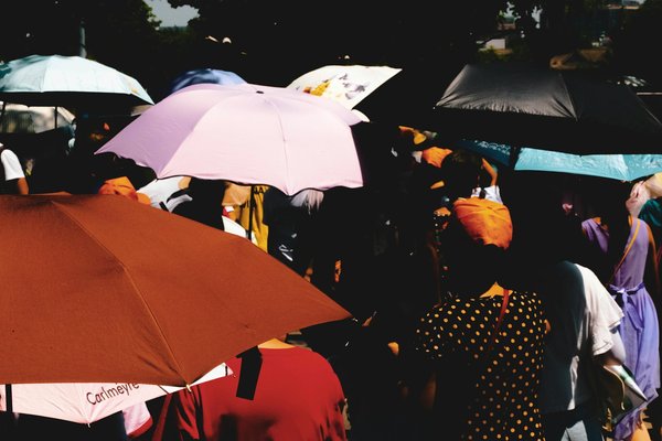 Protection des droits humains en zones de conflit : comment cela fonctionne-t-il ?