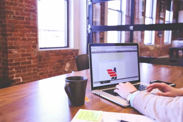 Réussir grâce à notre site sur les thématiques formation et emploi